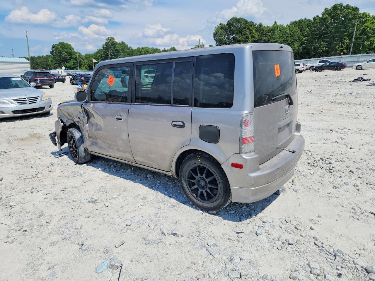 2005 Toyota Scion Xb - Image 2