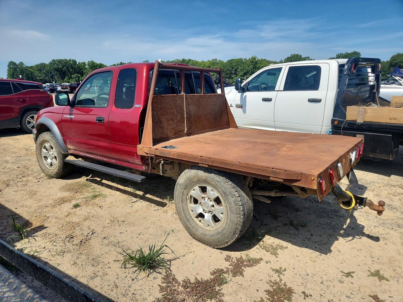 2004 Toyota Tacoma V6 - Image 2