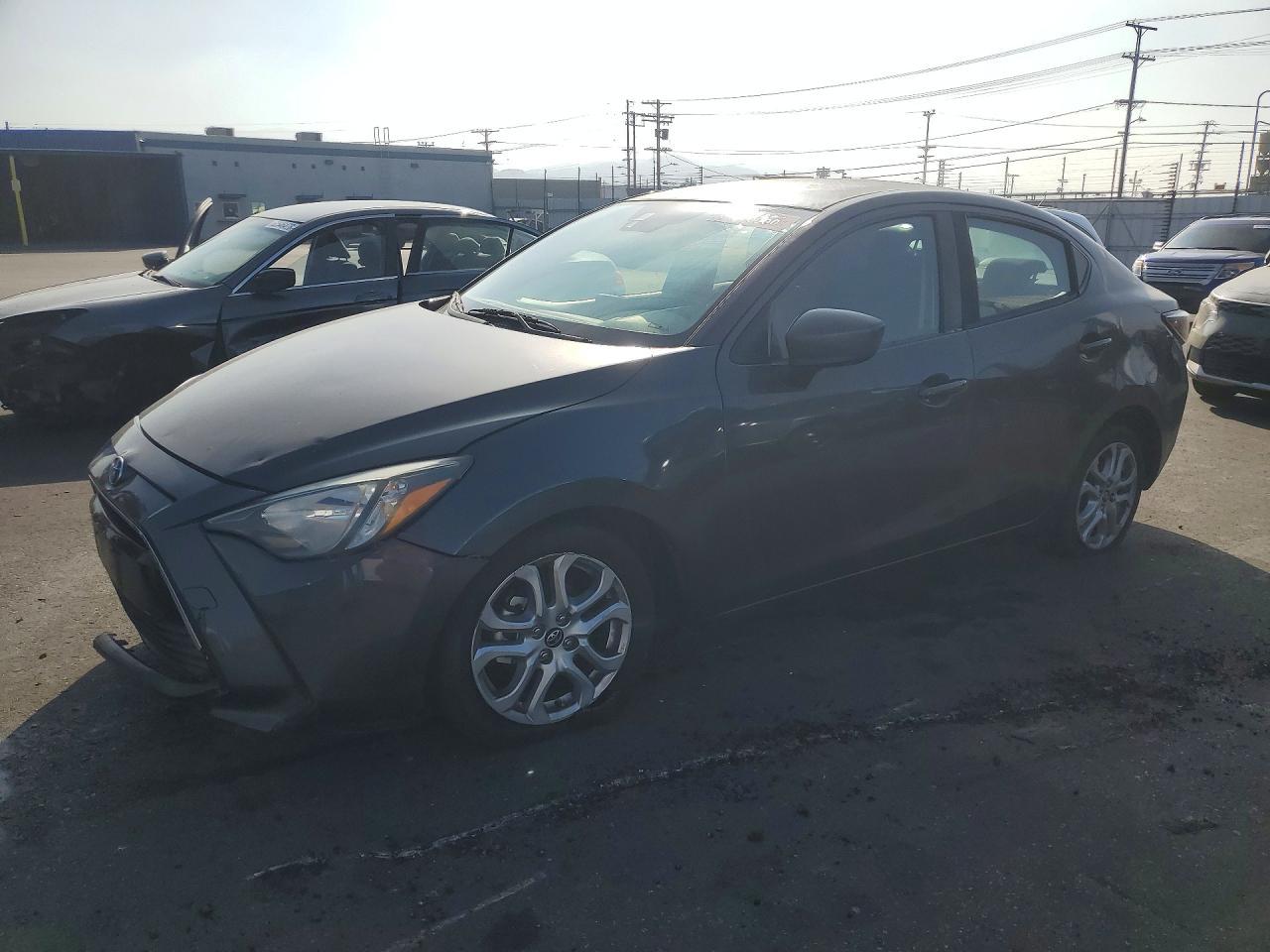 2017 Toyota Yaris Ia Base