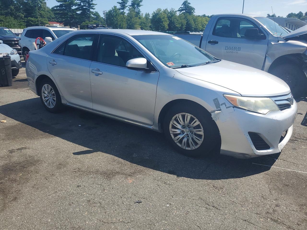2013 Toyota Camry Le - Фото 4
