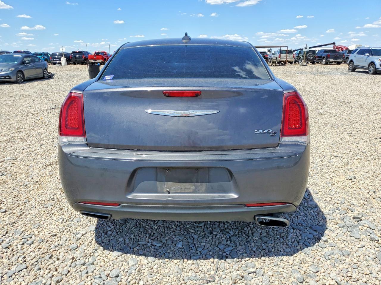 2018 Chrysler 300 S - Фото 6