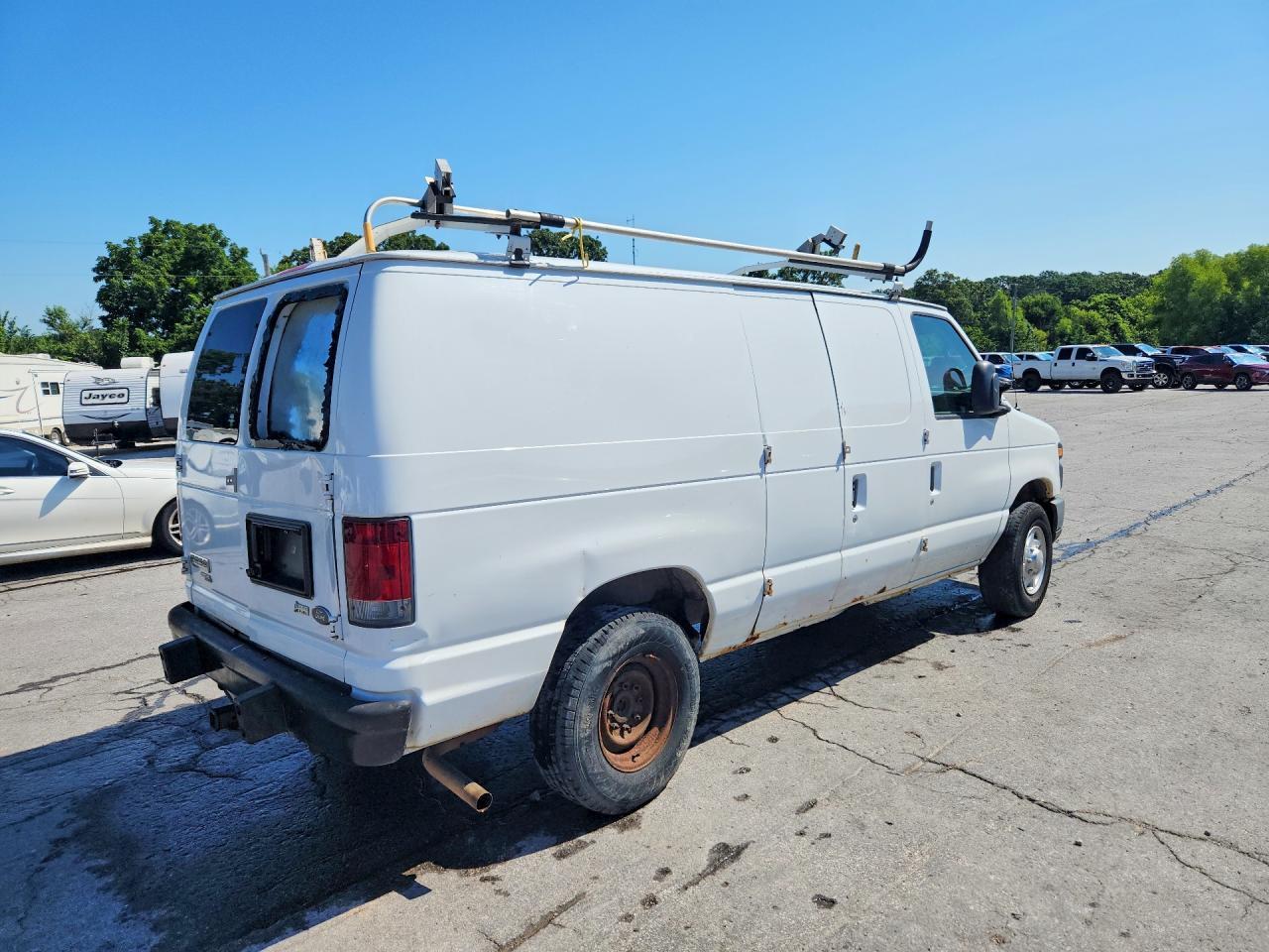 2012 Ford Econoline E250 Van - Фото 3