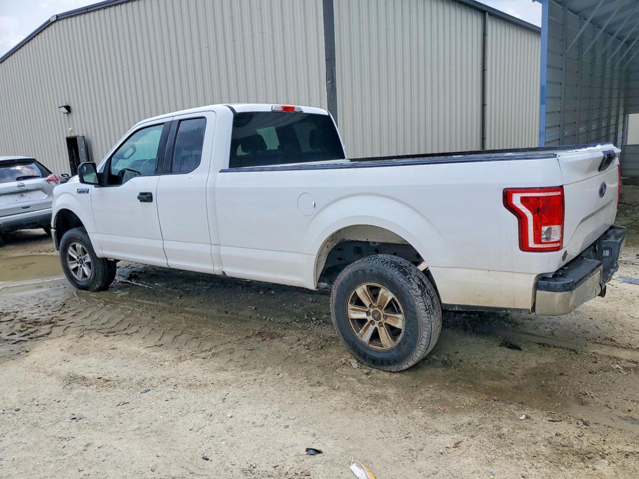 2016 Ford F150 Super Cab - Image 2