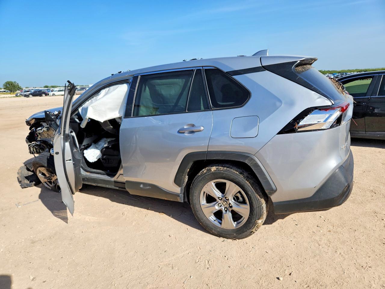2024 Toyota Rav4 Xle - Фото 2