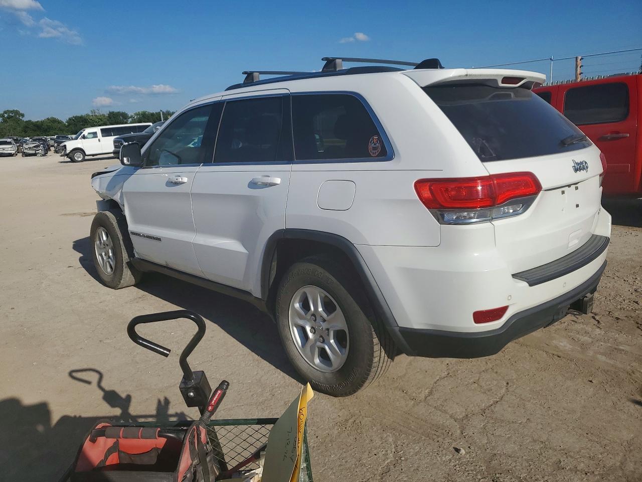 2017 Jeep Grand Cherokee Laredo - Фото 2