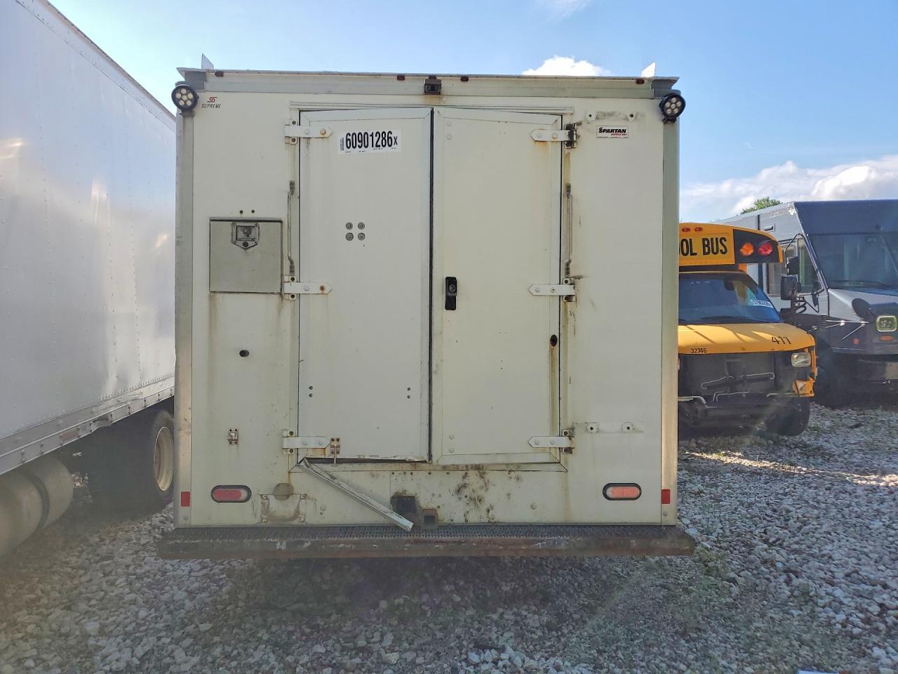 2019 Chevy Express G4500 Utility Box - Image 6