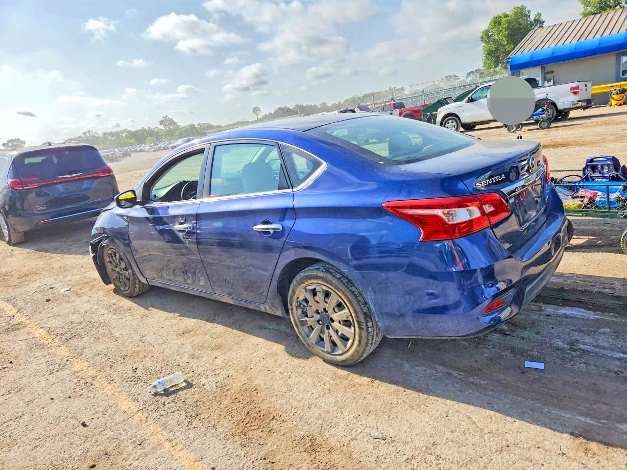 2017 Nissan Sentra S - Фото 2