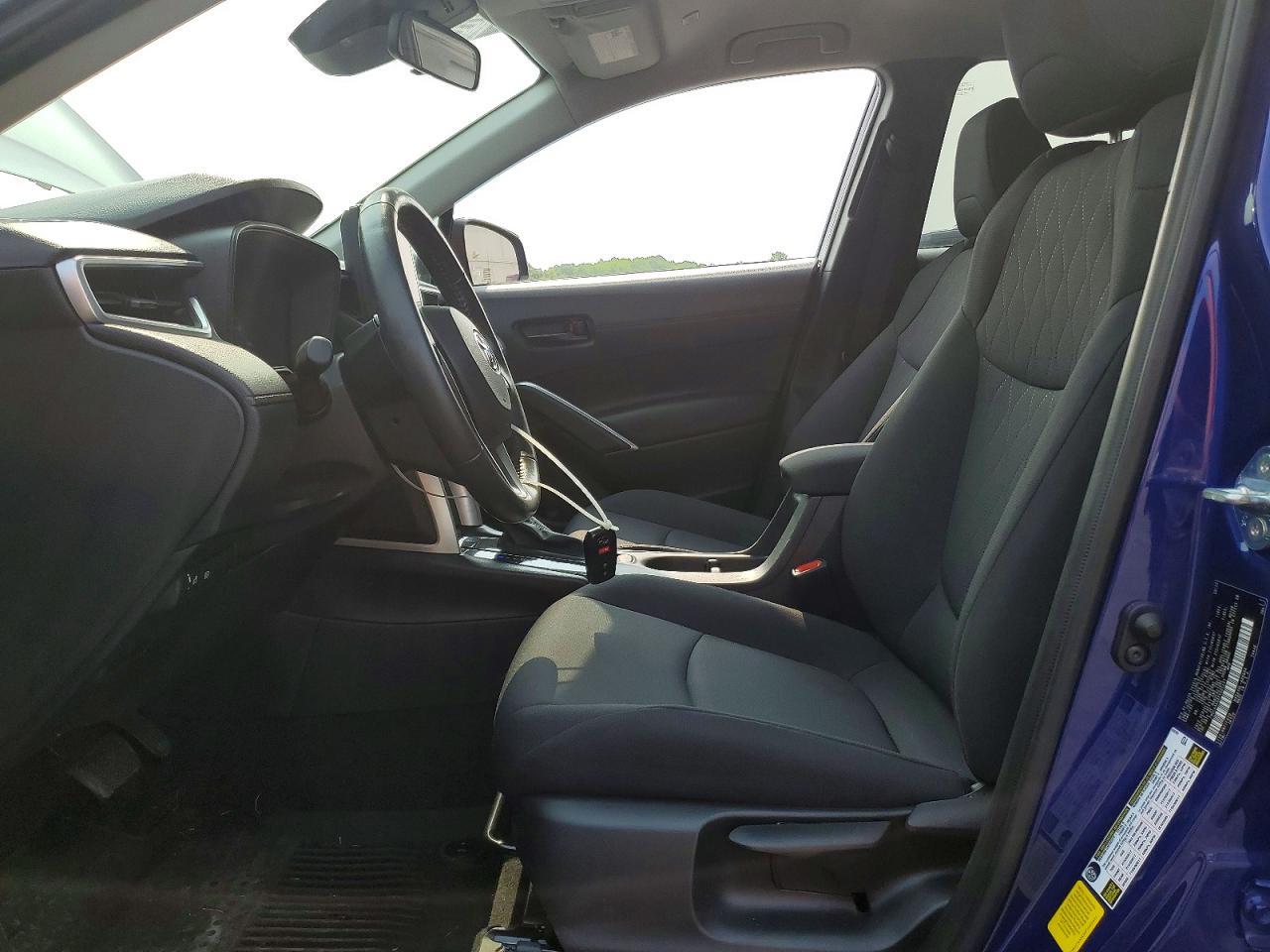 2023 Toyota Corolla Cross Le - Image 7