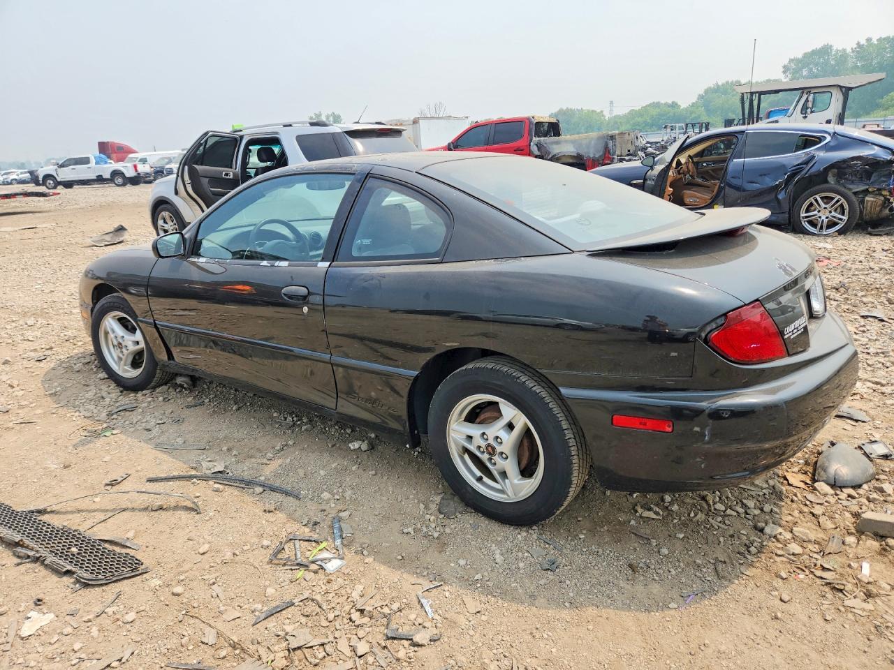 2004 Pontiac Sunfire - Фото 2