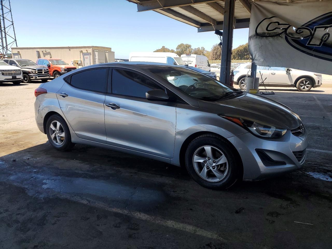 2015 Hyundai Elantra Se - Фото 4