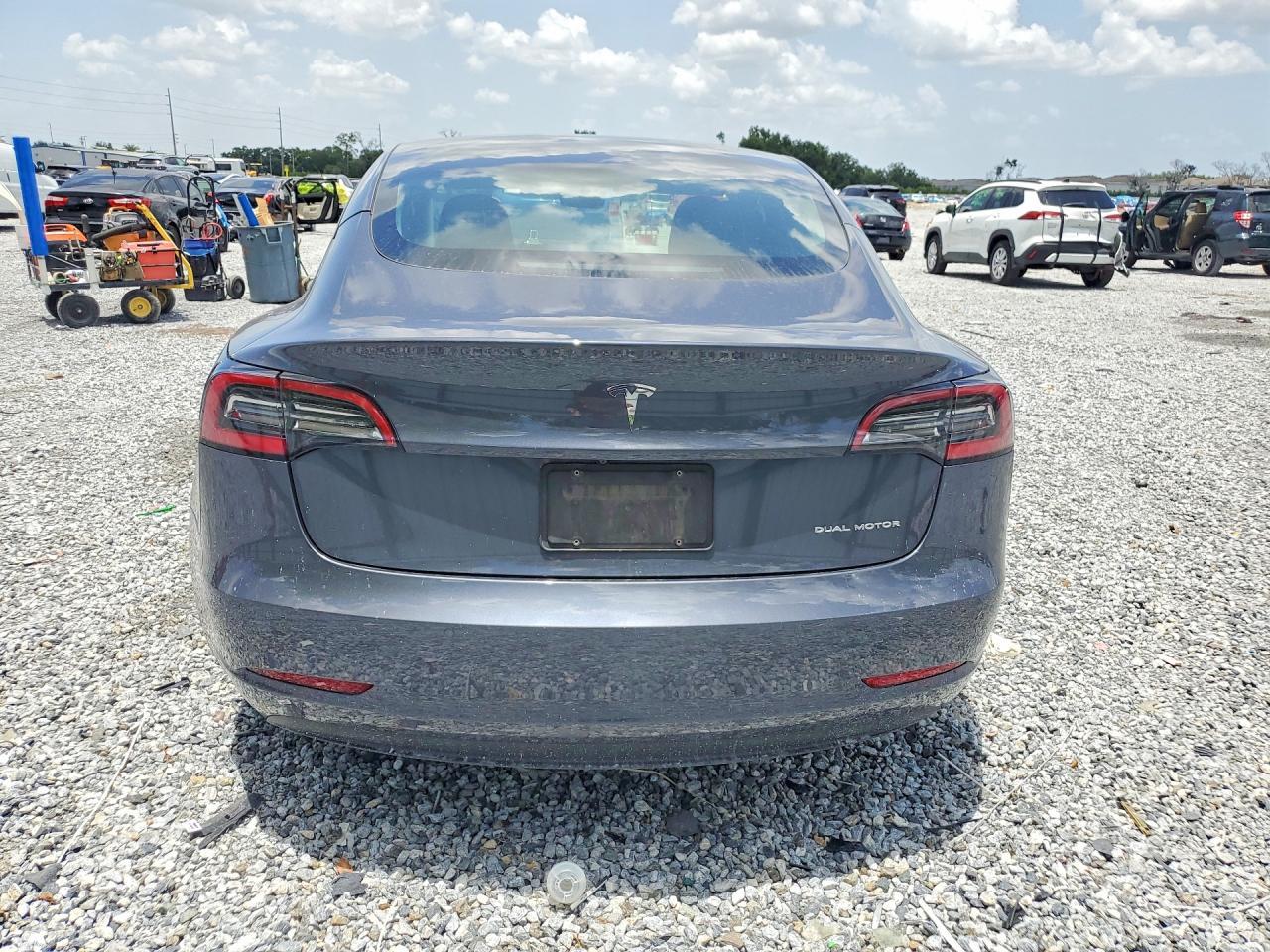 2021 Tesla Model 3 - Фото 6