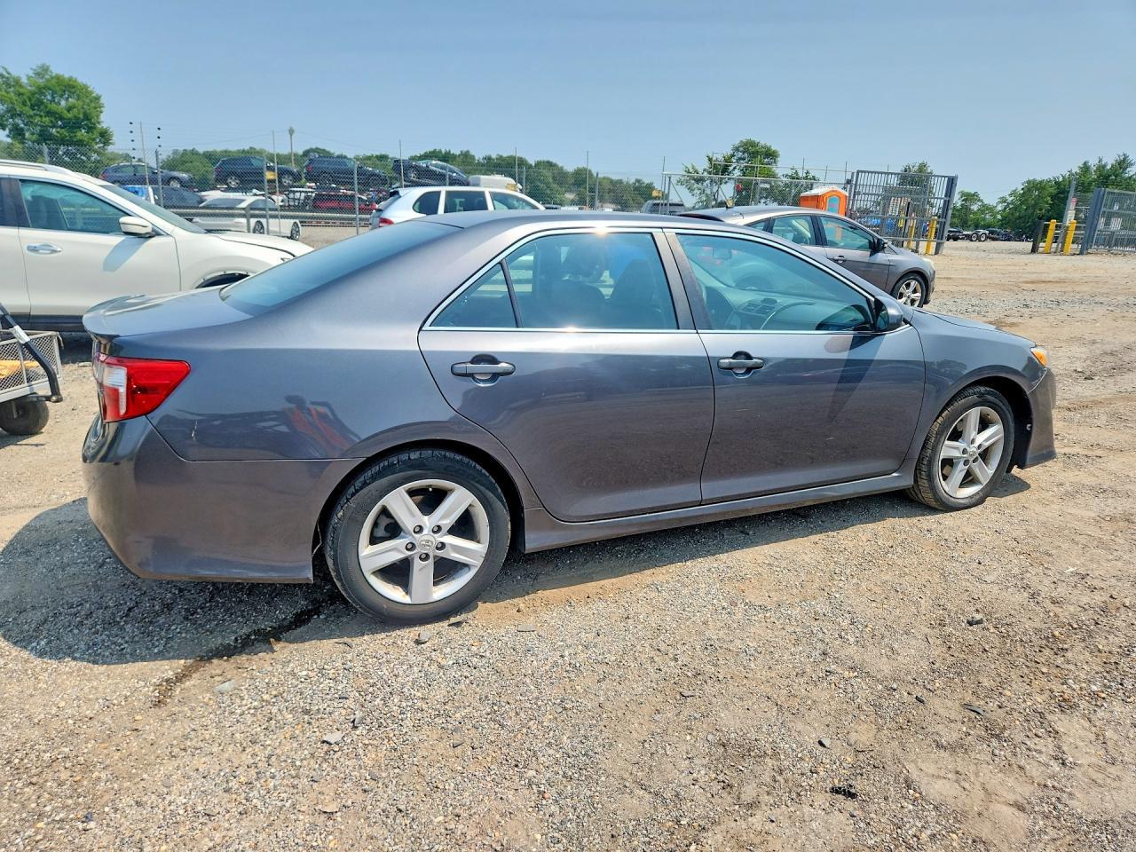 2012 Toyota Camry Se - Фото 3
