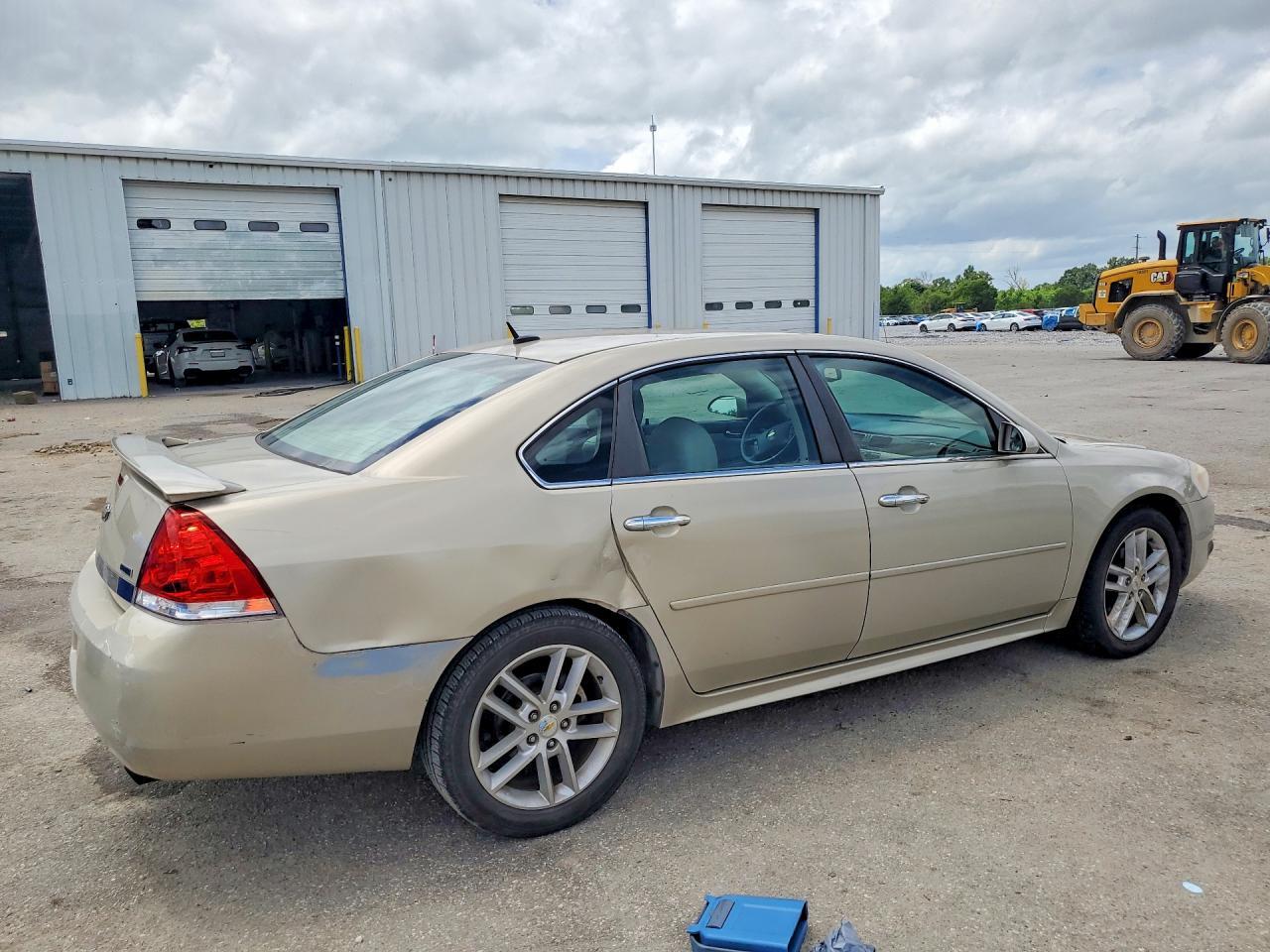 2011 Chevrolet Impala Ltz - Image 3