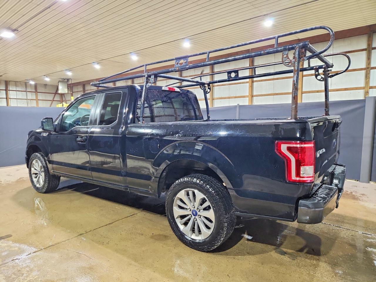 2017 Ford F150 Super Cab - Фото 2