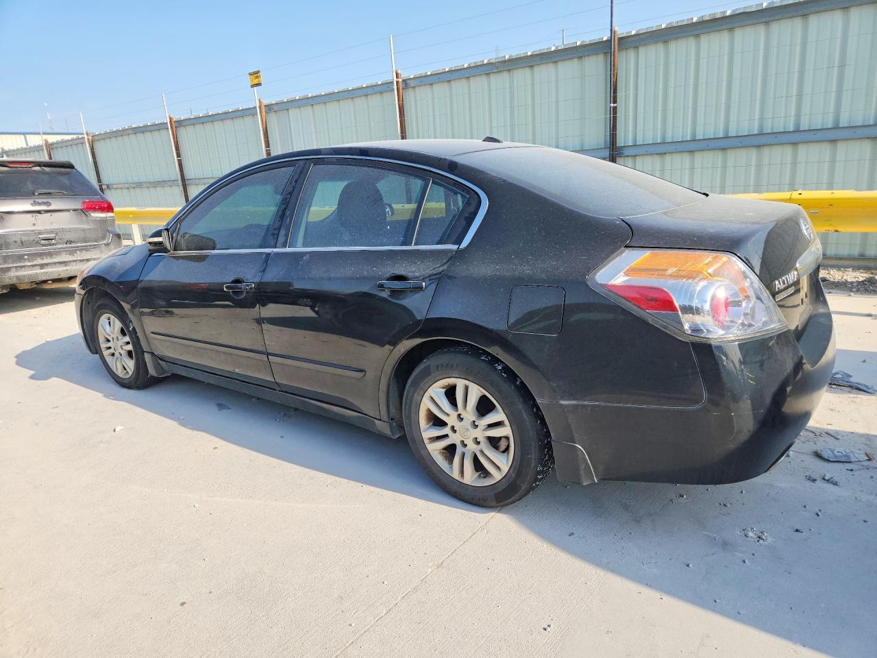 2010 Nissan Alitma 2.5 - Фото 2