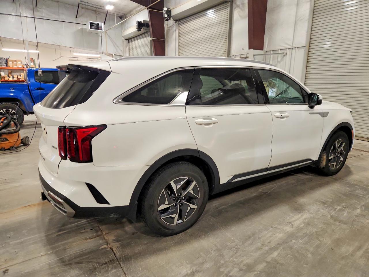 2022 Kia Sorento S - Image 3