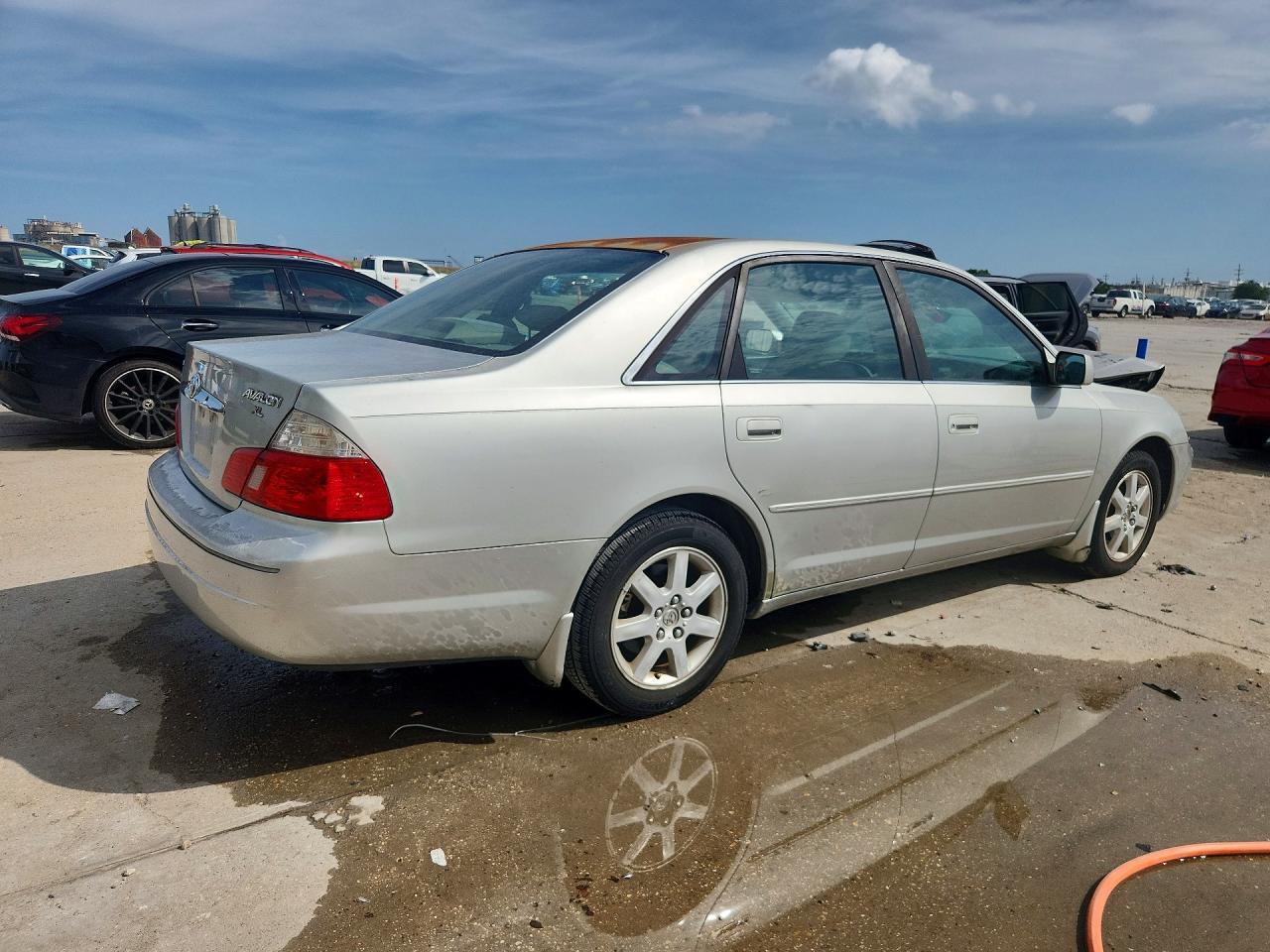 2003 Toyota Avalon Xl - Image 3