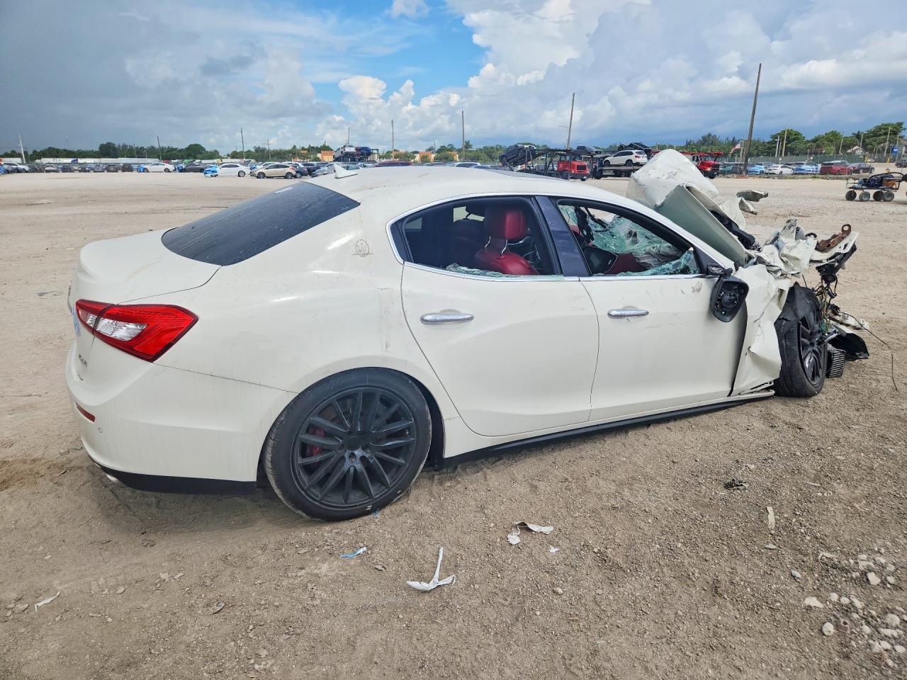 2017 Maserati Ghibli S - Фото 3