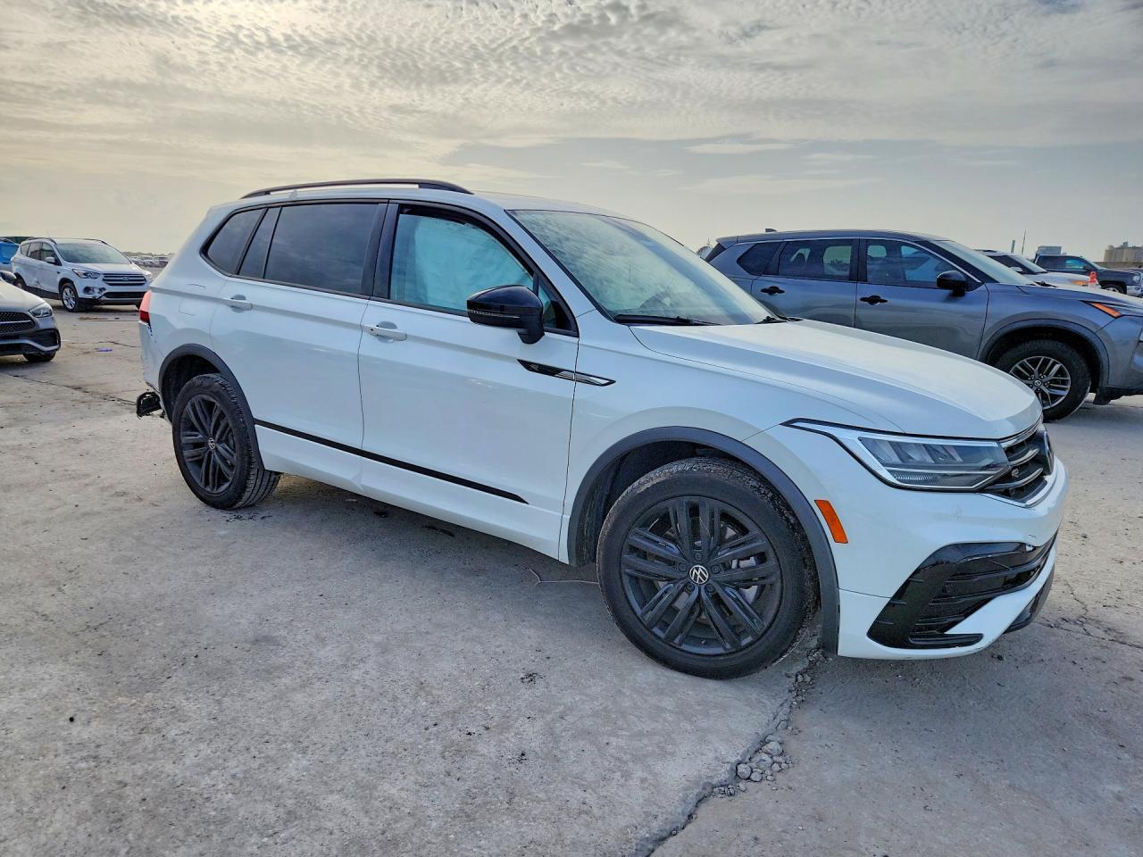 2022 Volkswagen Tiguan Se R-Line Black - Фото 4