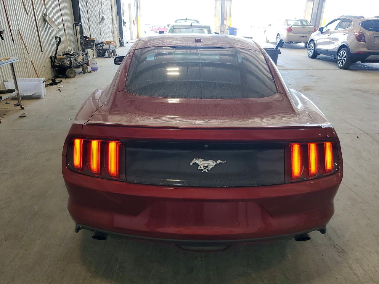 2017 Ford Mustang - Фото 6