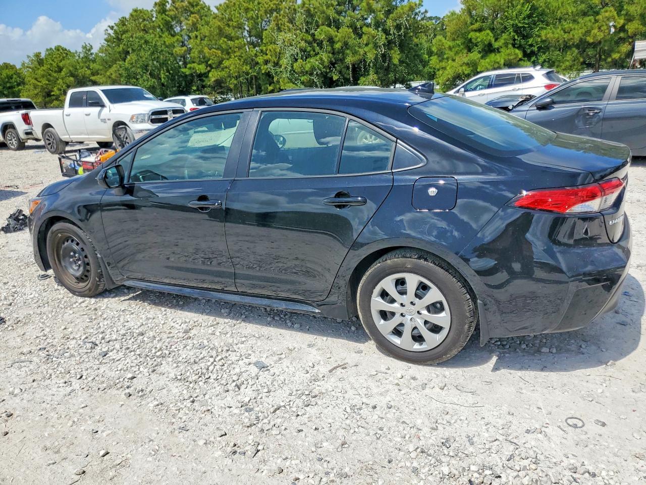 2025 Toyota Corolla Le - Фото 2