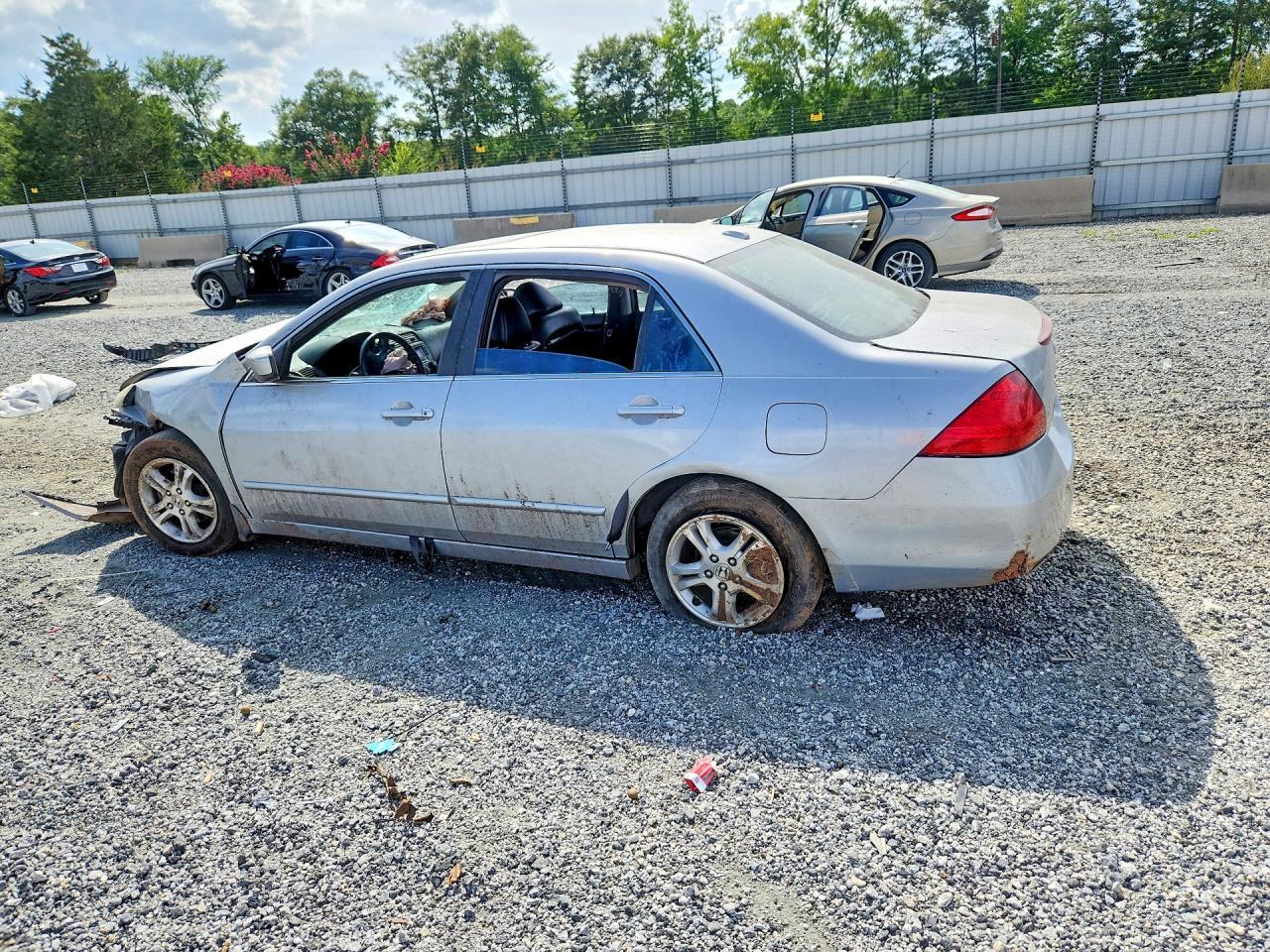 2006 Honda Accord - Image 2