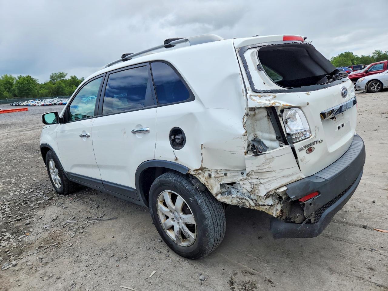 2012 Kia Sorento Lx - Image 2