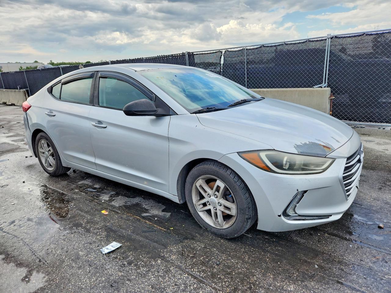 2018 Hyundai Elantra Se - Image 4