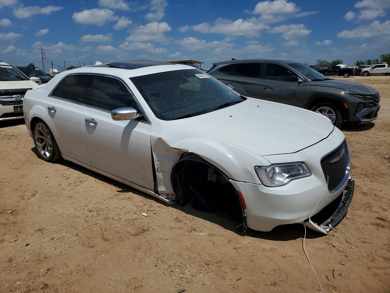 2016 Chrysler 300C Platinum - Фото 4