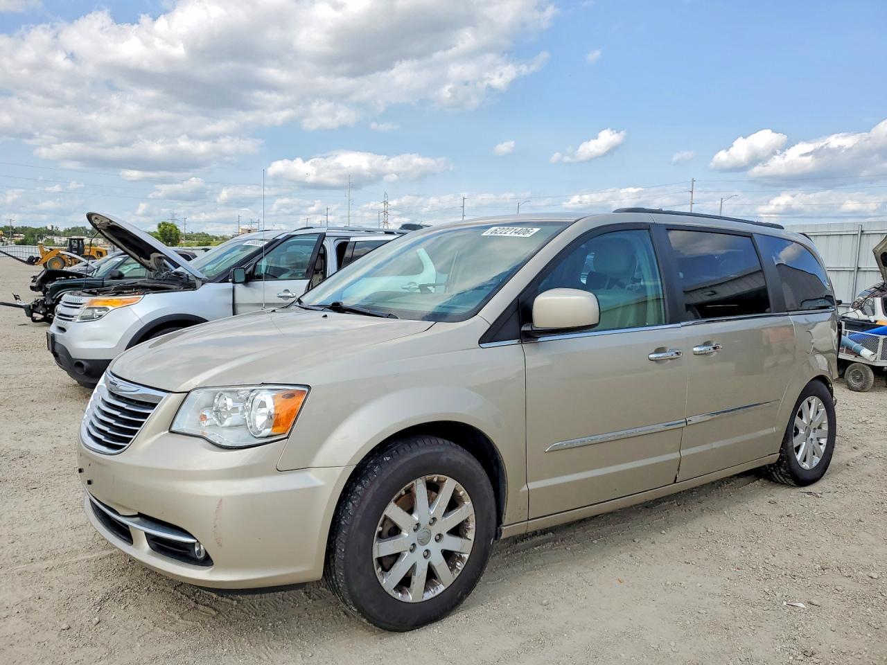 2016 Chrysler Town & Country Touring