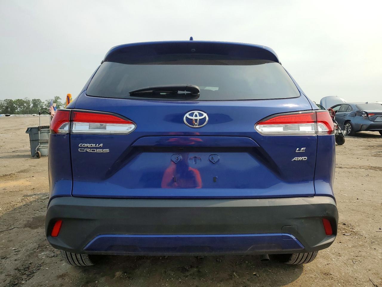 2023 Toyota Corolla Cross Le - Image 6