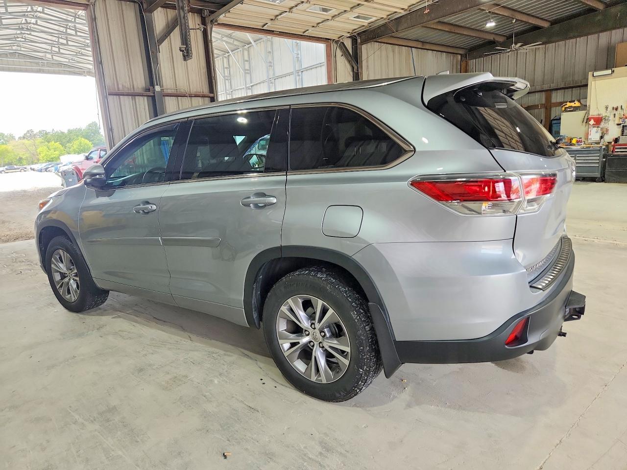 2015 Toyota Highlander Xle - Фото 2