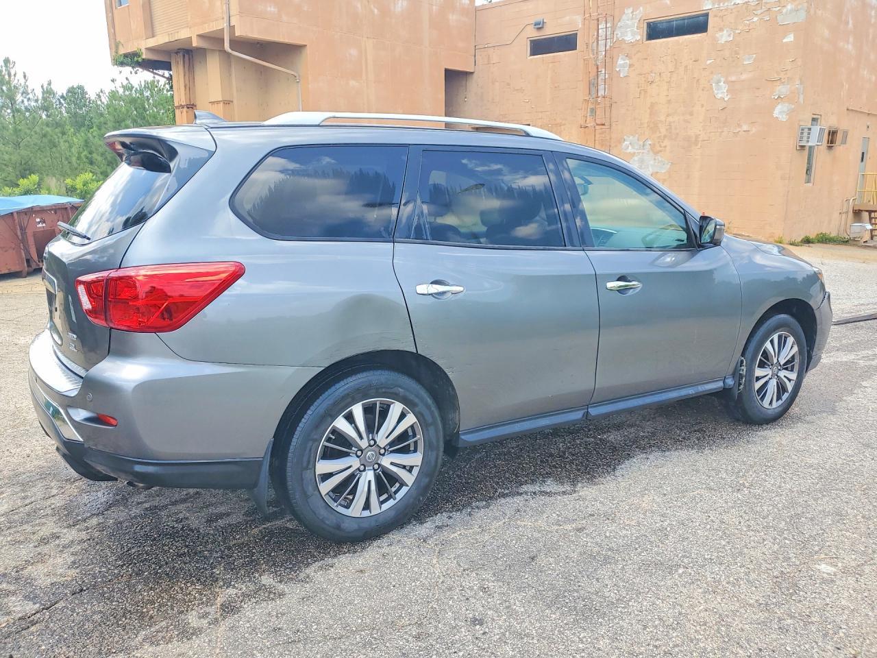 2019 Nissan Pathfinder Sl - Image 3