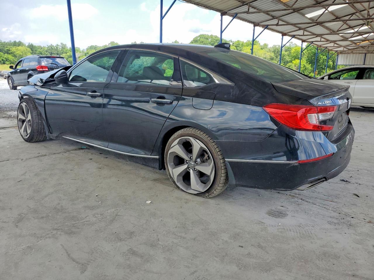 2018 Hond Accord Touring - Image 2