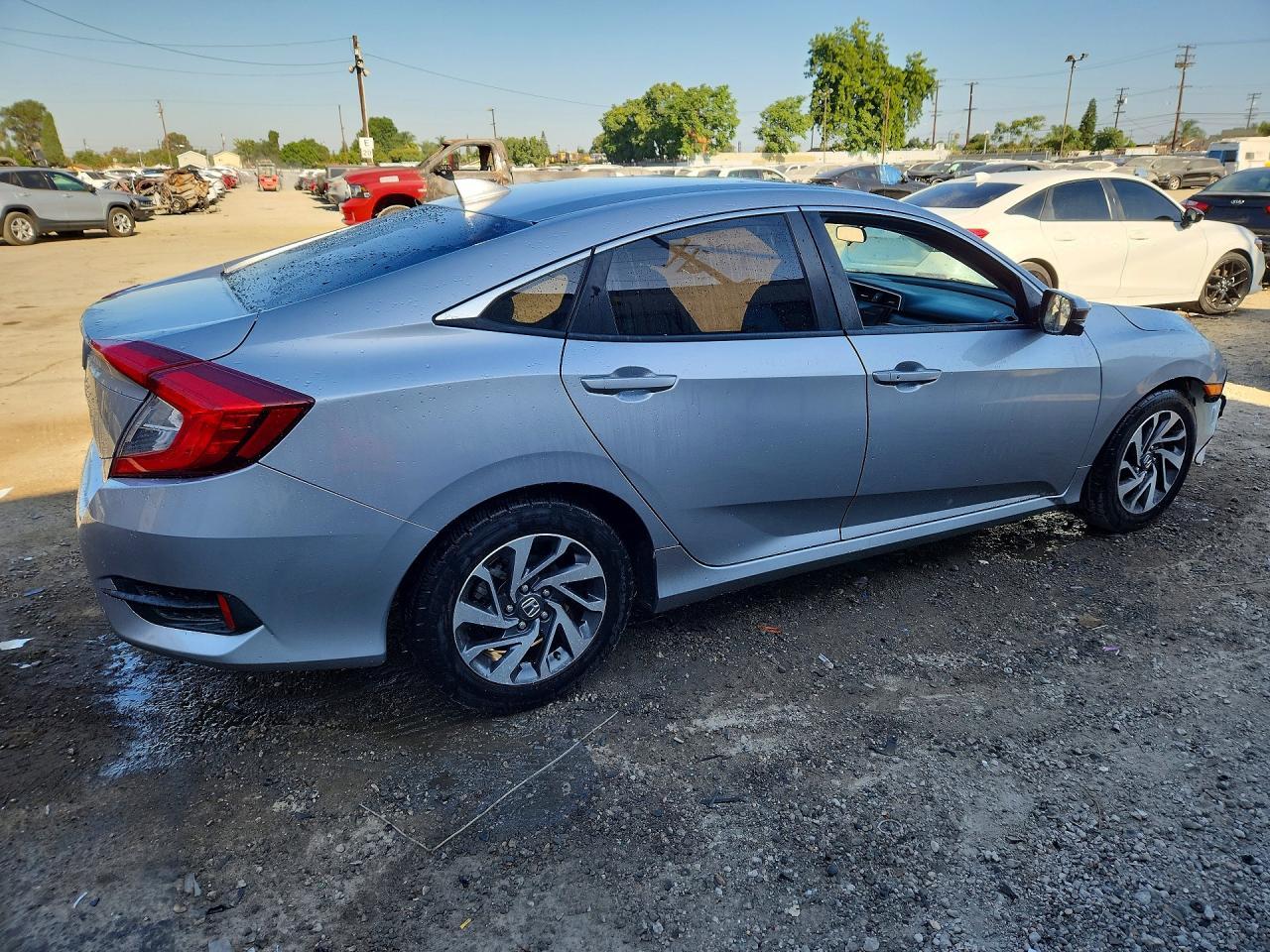 2018 Honda Civic Ex - Image 3