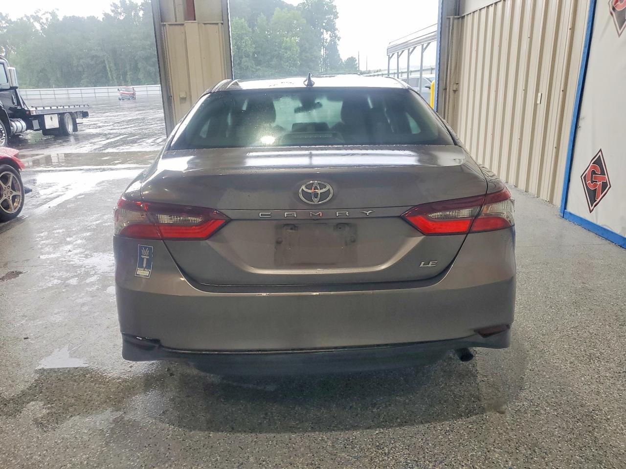 2021 Toyota Camry Le - Image 6