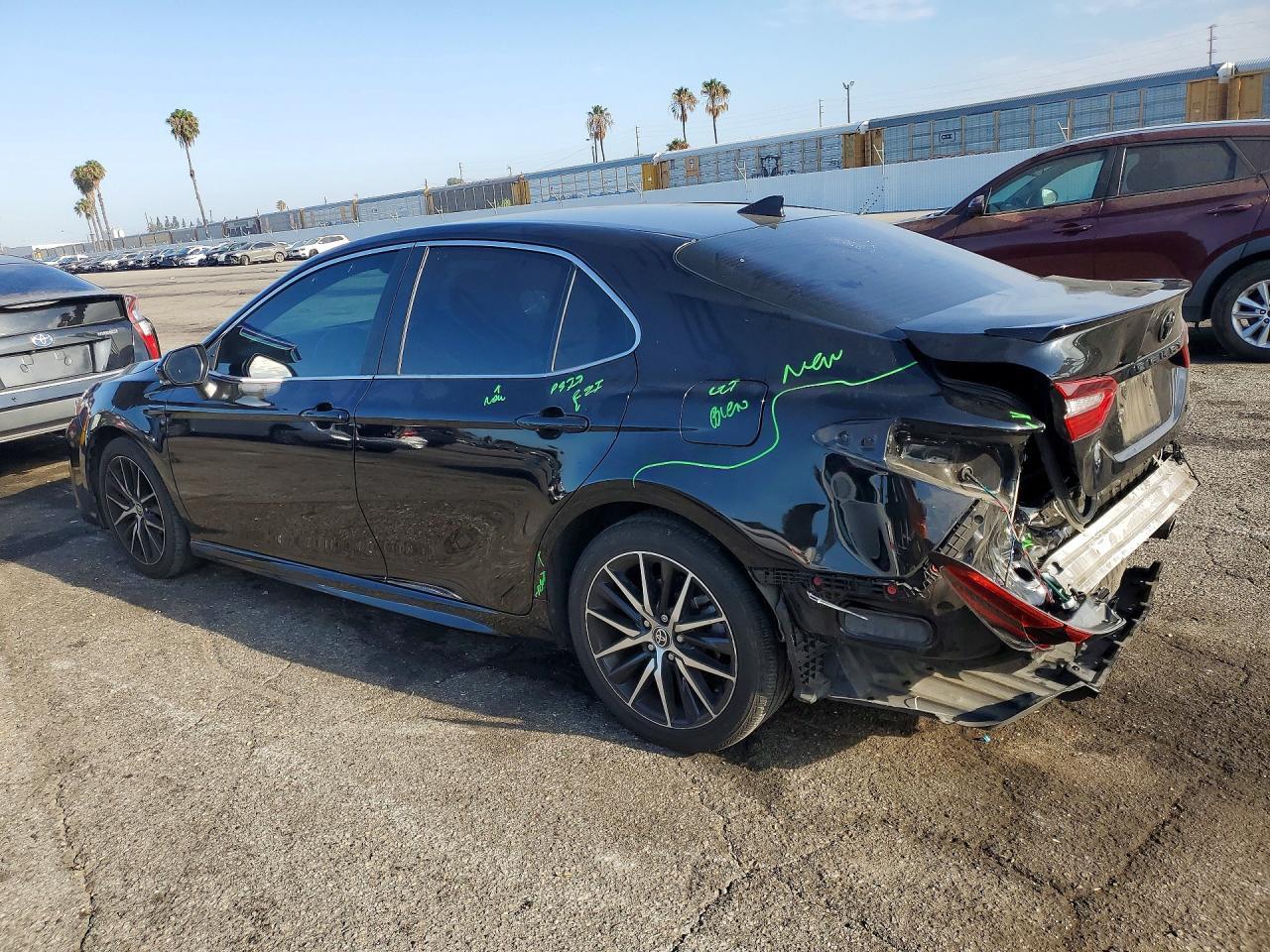 2023 Toyota Camry Se - Фото 2