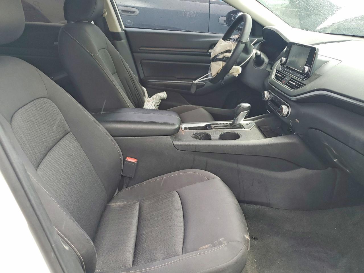 2022 Nissan Altima S - Image 7