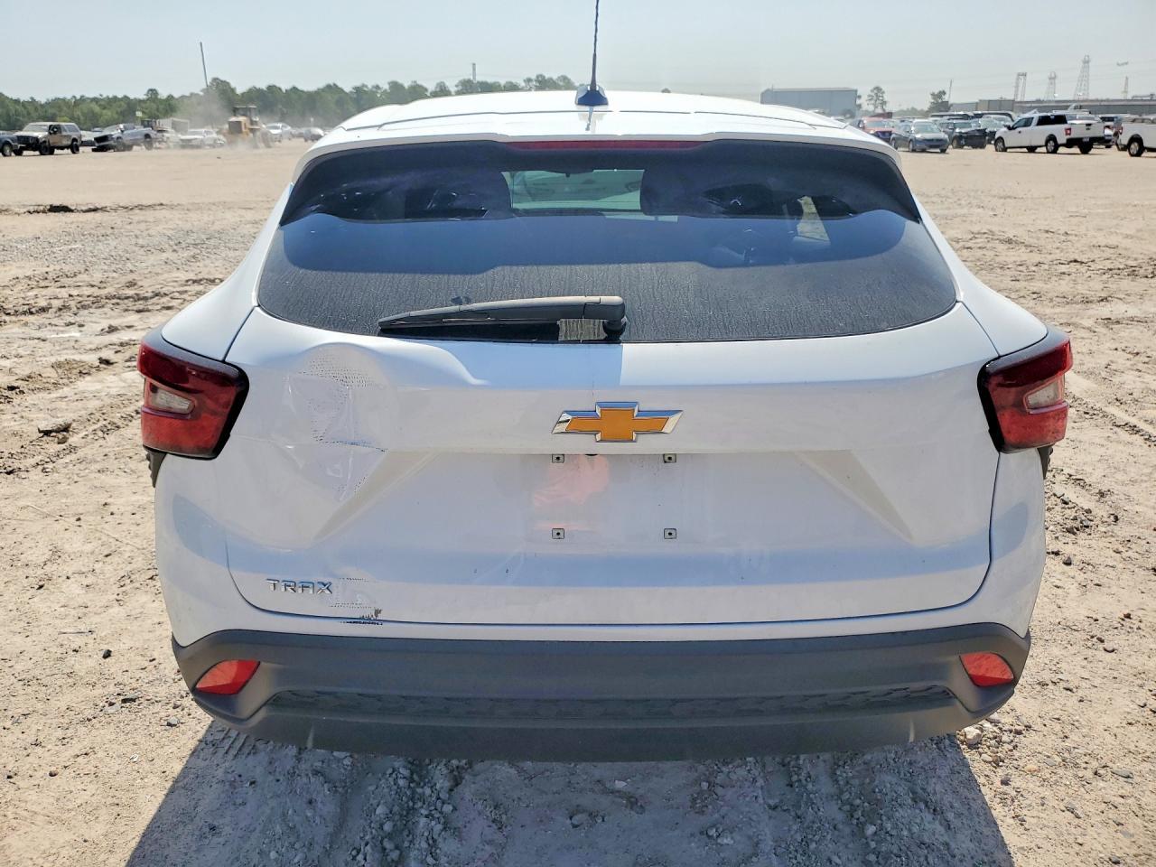 2026 Chevrolet Trax Ls - Фото 6
