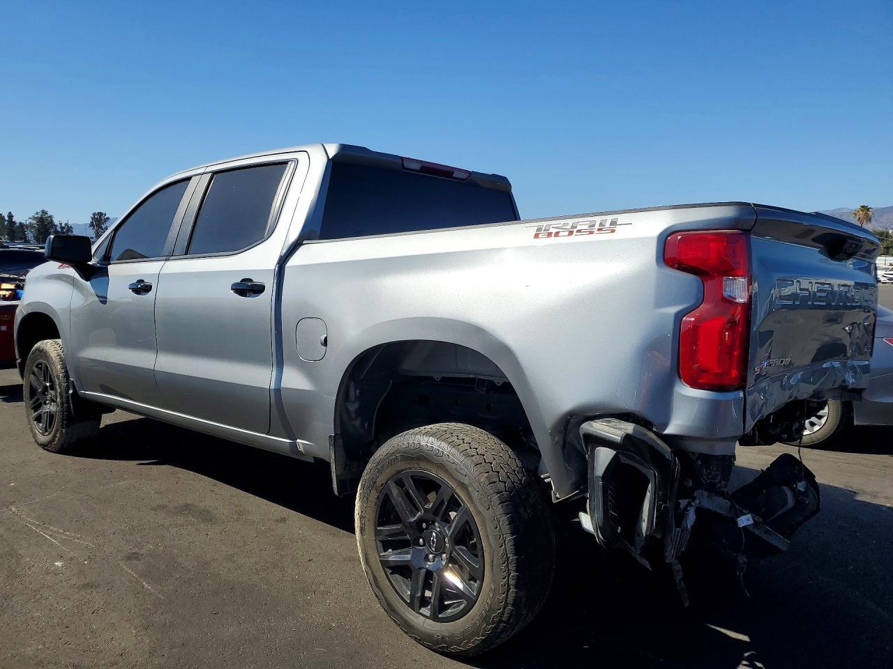 2025 Chevrolet Silverado K1500 Lt Trail Boss - Image 2
