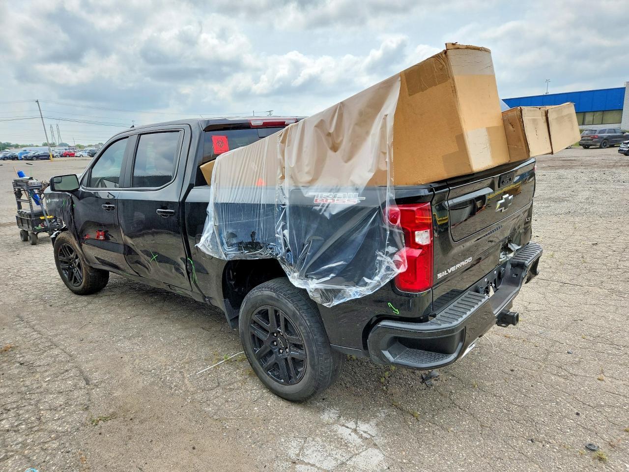 2025 Chevrolet Silverado K1500 Lt Trail Boss - Image 2