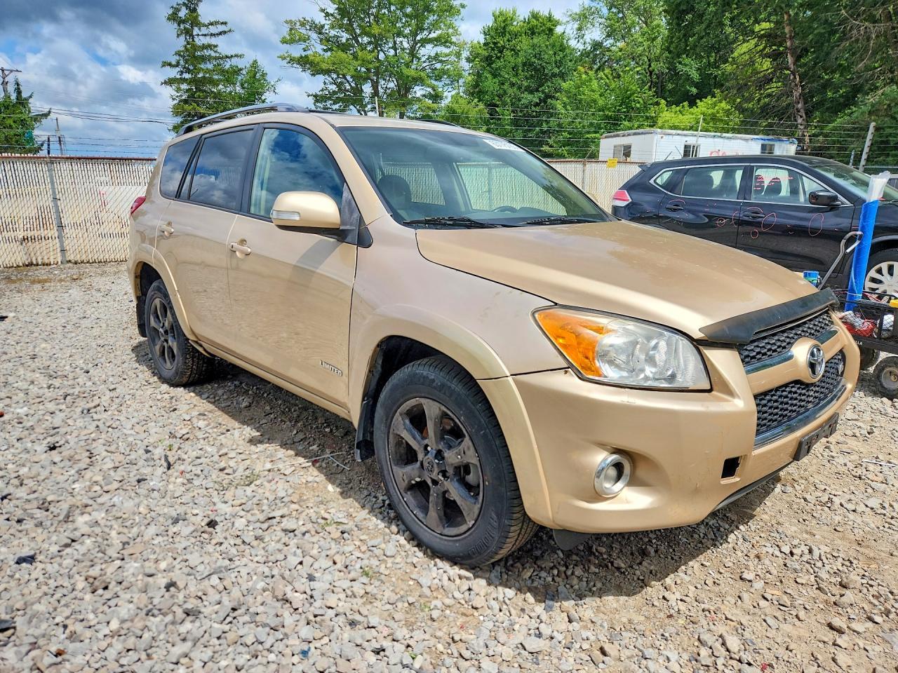 2010 Toyota Rav4 Limited - Image 4