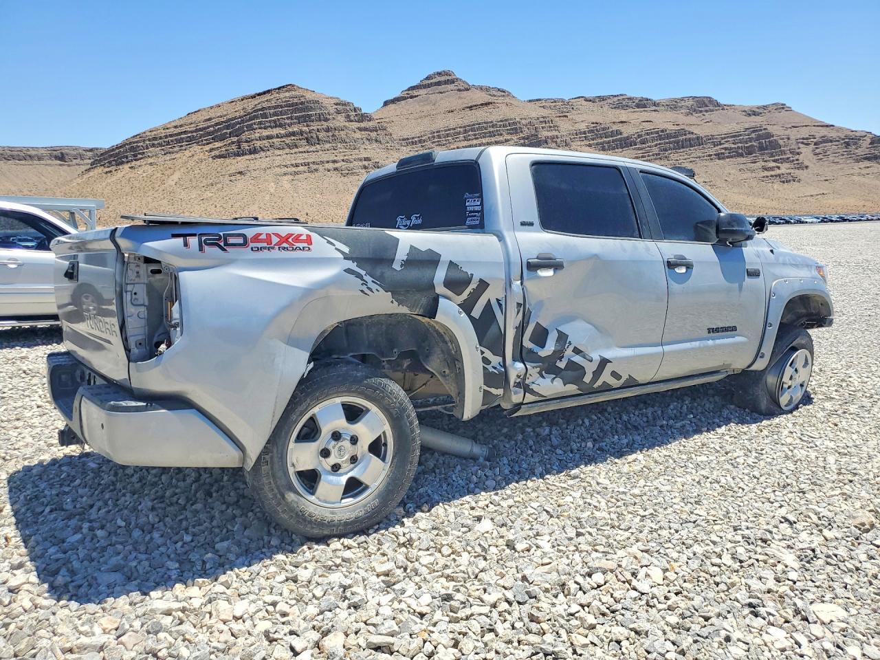 2017 Toyota Tundra Sr5 - Image 3