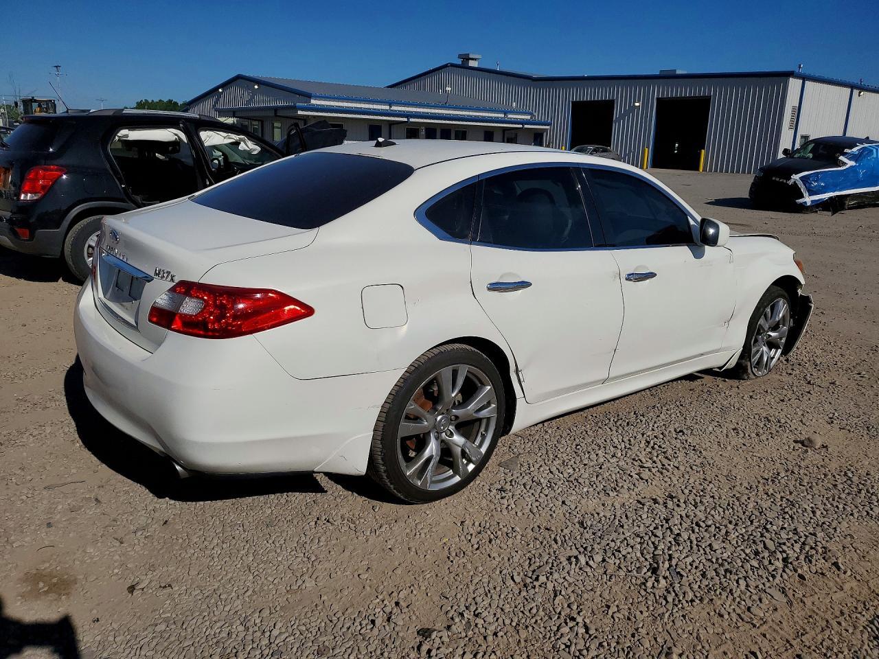 2011 Infiniti M37 X - Фото 3