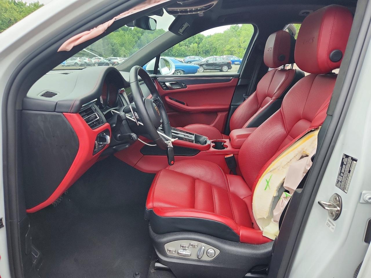 2025 Porsche Macan Gts - Image 7