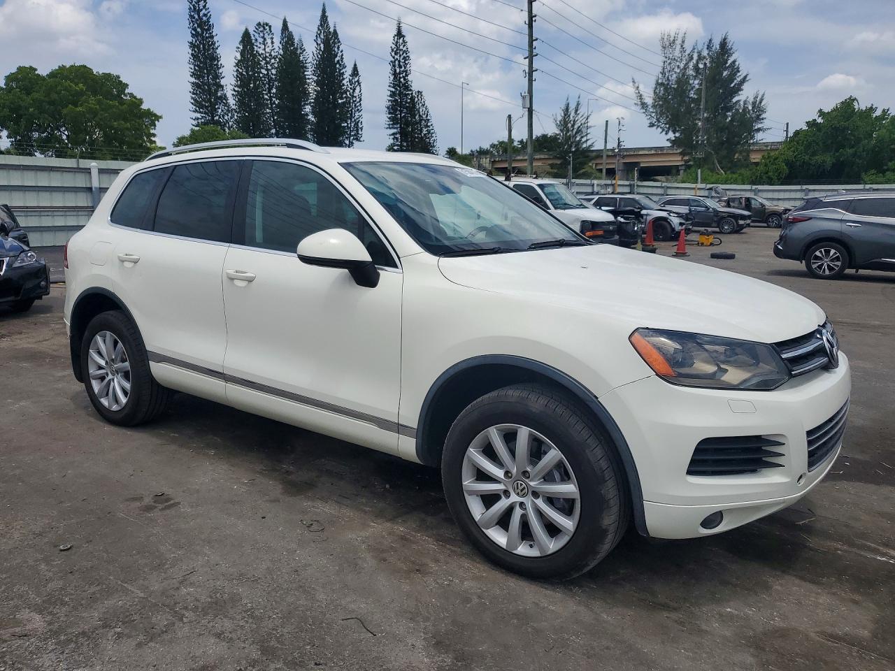 2011 Volkswagen Touareg V6 - Фото 4