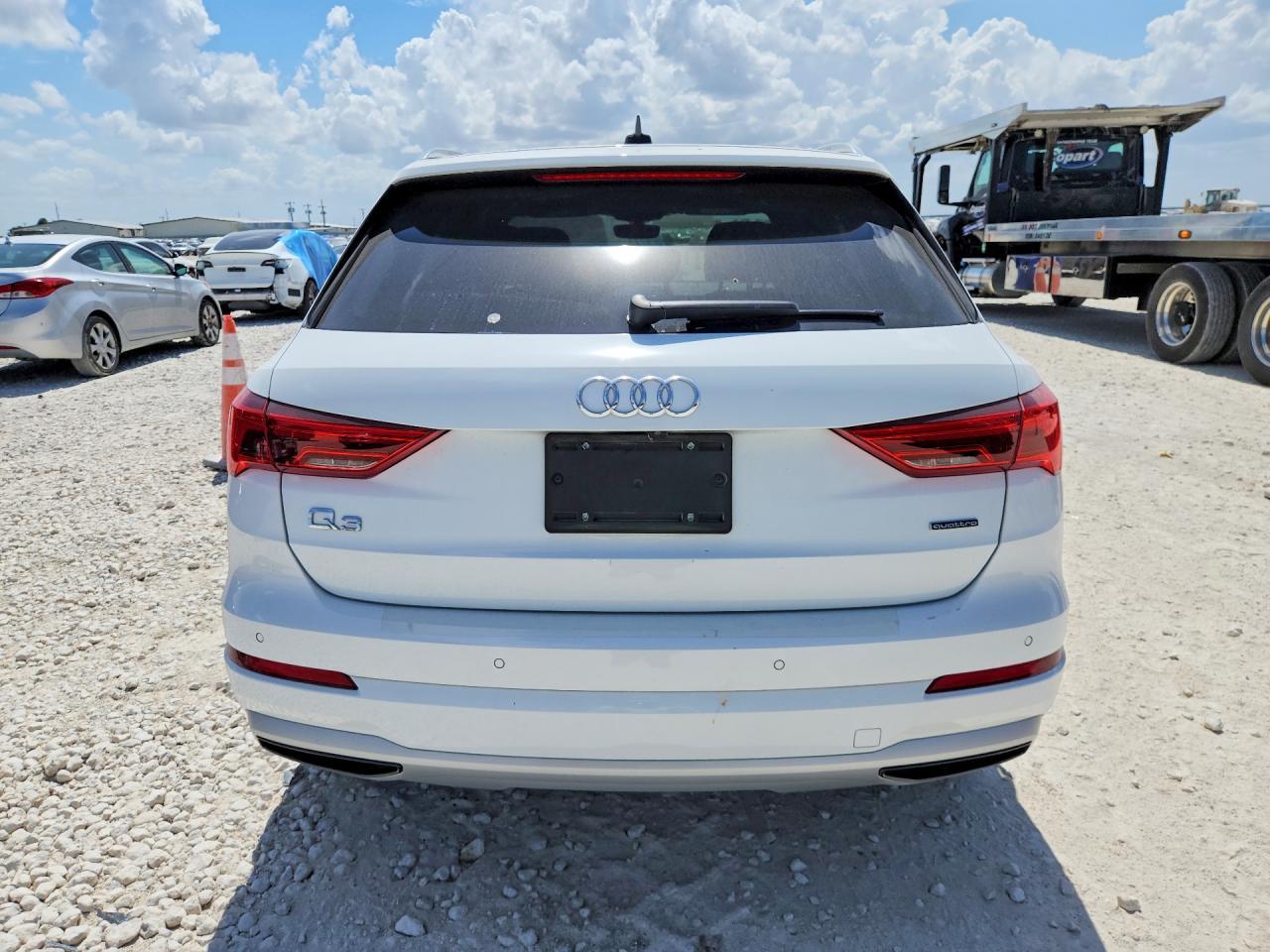 2022 Audi Q3 Premium 40 - Фото 6