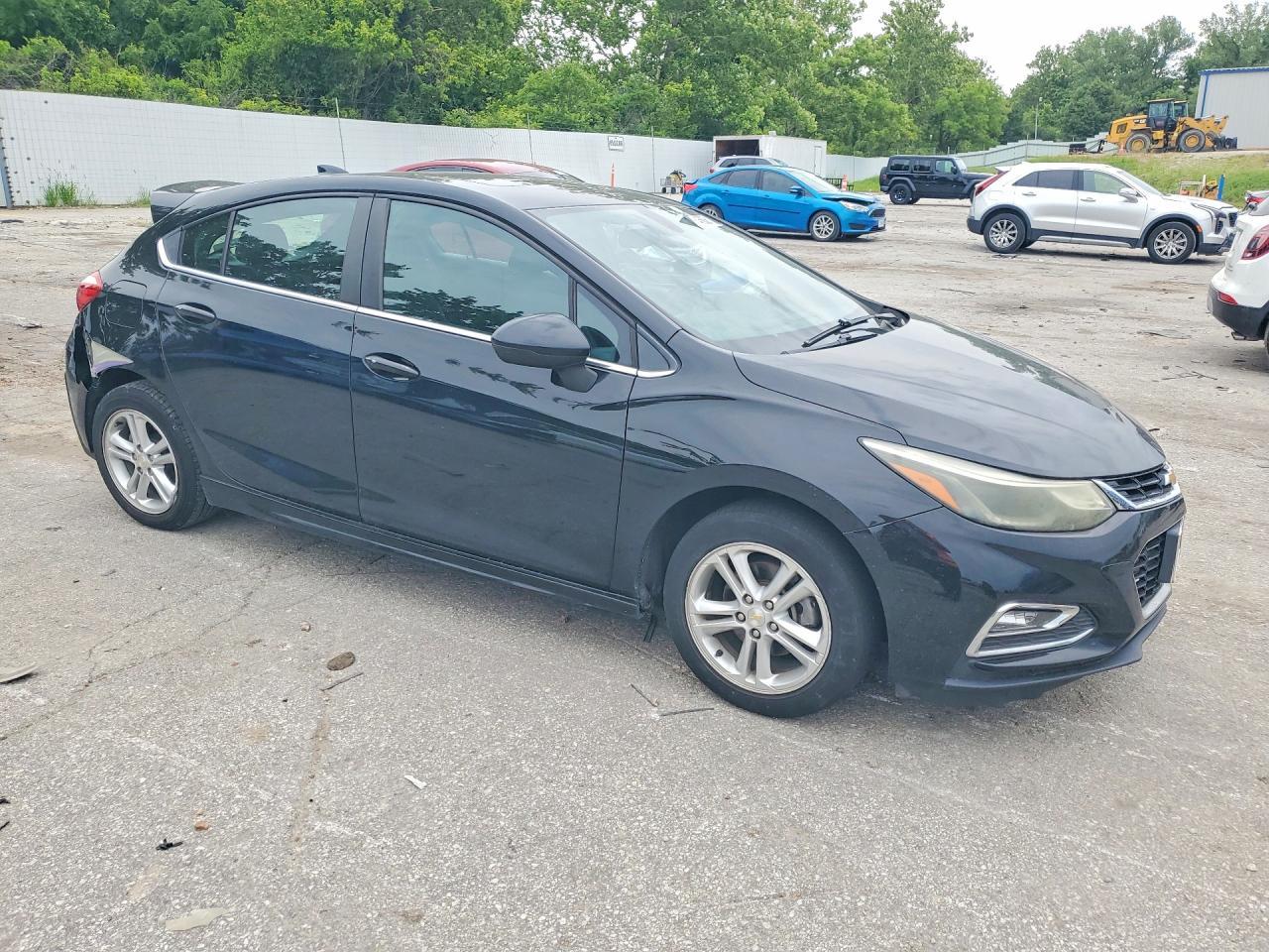 2017 Chevrolet Cruze Lt - Image 4
