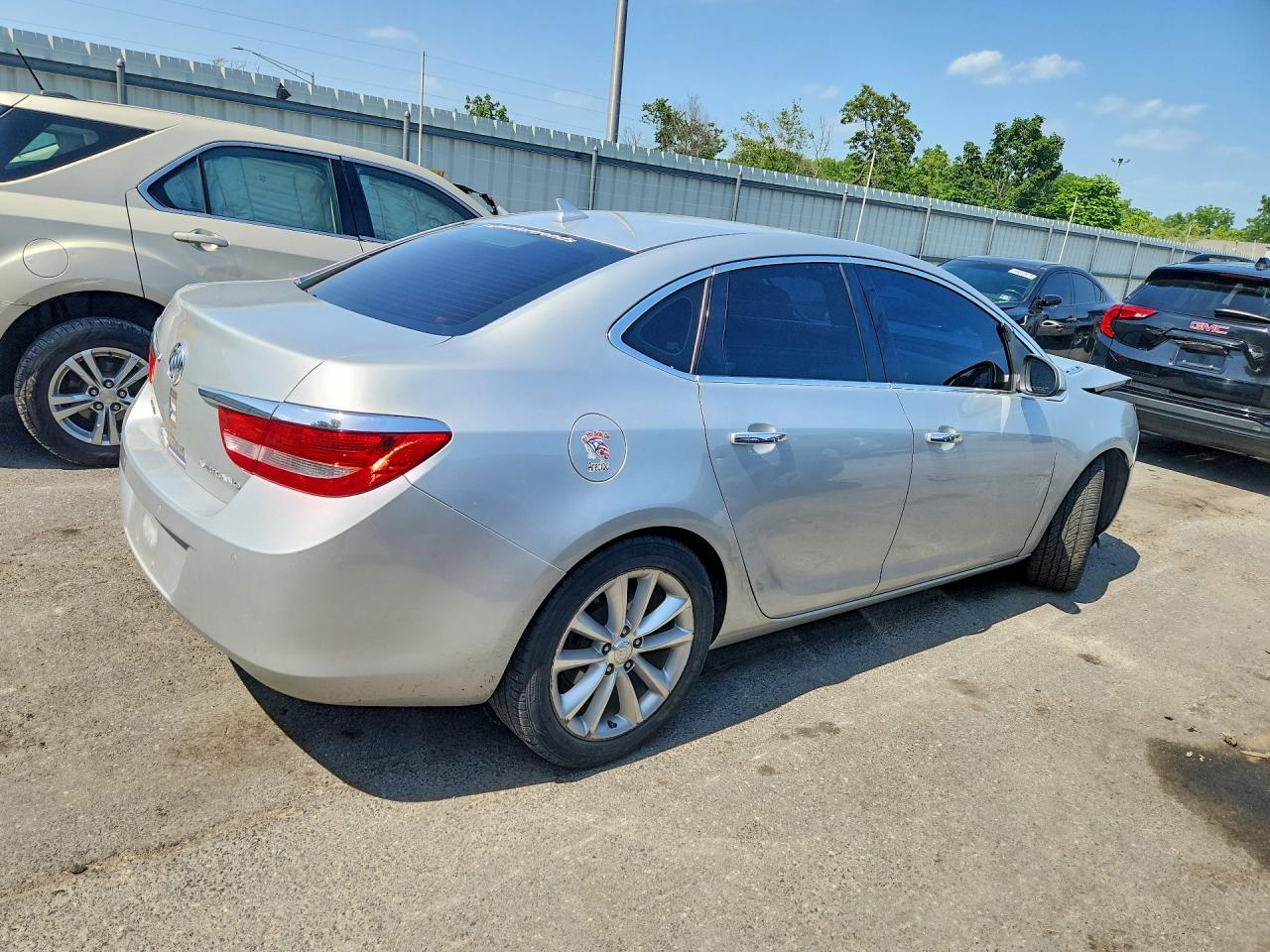 2012 Buick Verano Convenience - Фото 3