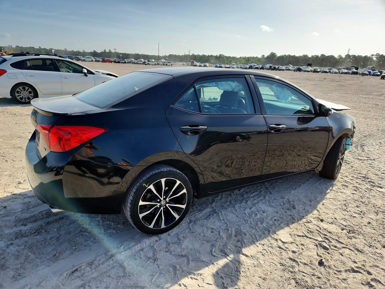 2017 Toyota Corolla Se - Image 3